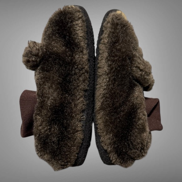 L.L. Bean Toddlers' Animal Paws Slippers Brown Bear Size 11/12 Toddler - Picture 8 of 11